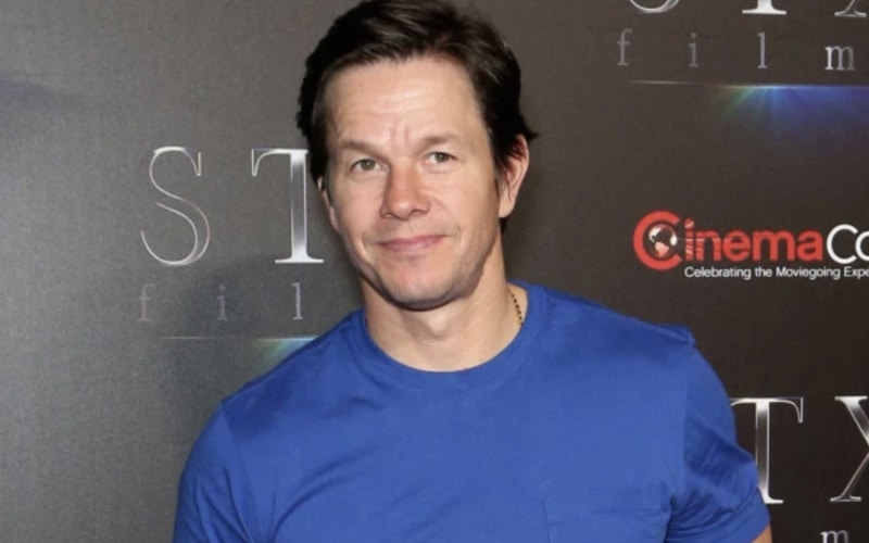 L’attore Mark Wahlberg fa benedire con acqua santa l’Ocean Resort Casino, su cui ha investito parte del suo capitale